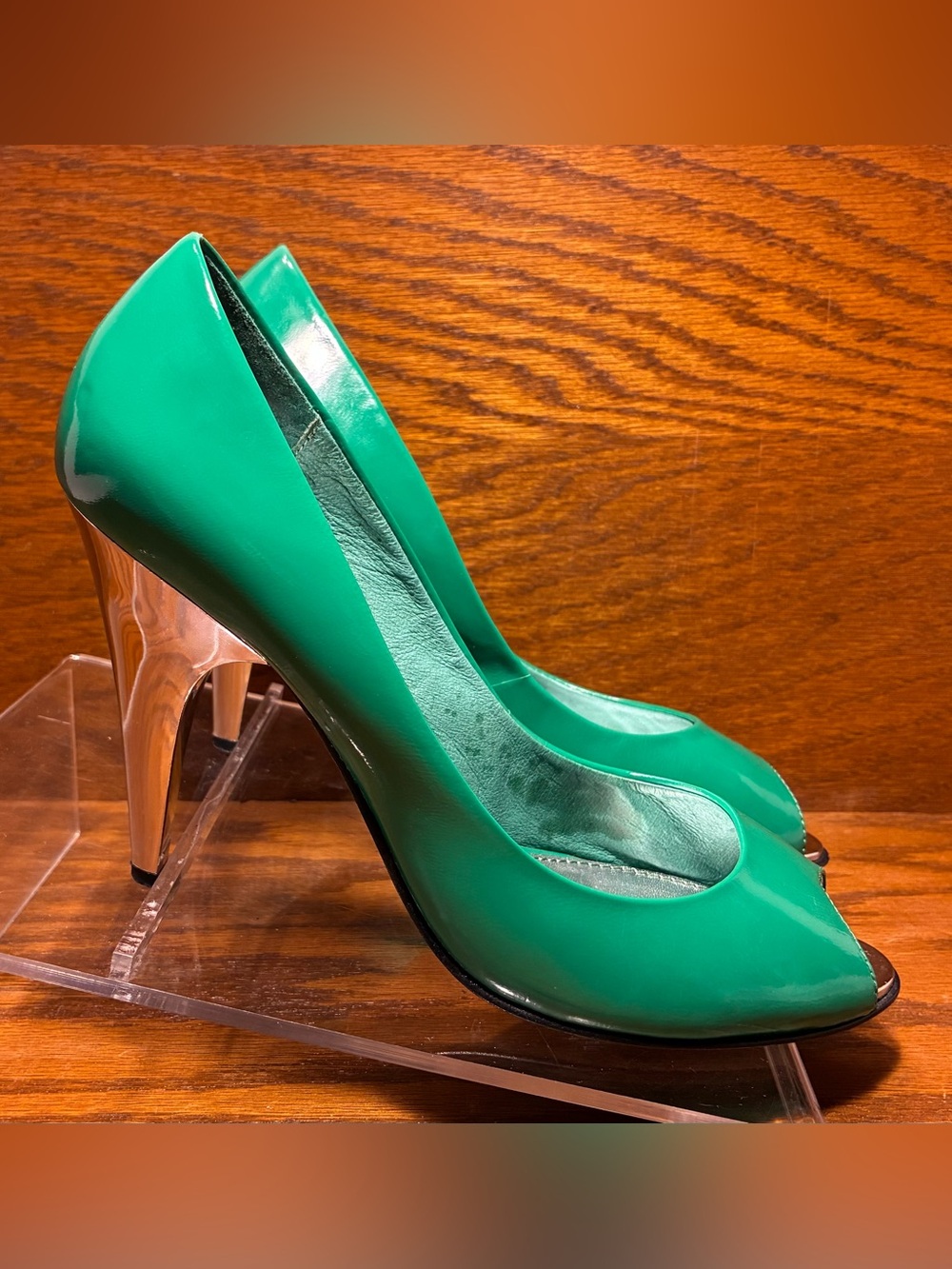 bebe Emerald Green Patent Leather Metallic Silver Stiletto Peep Toe Heels Size 8